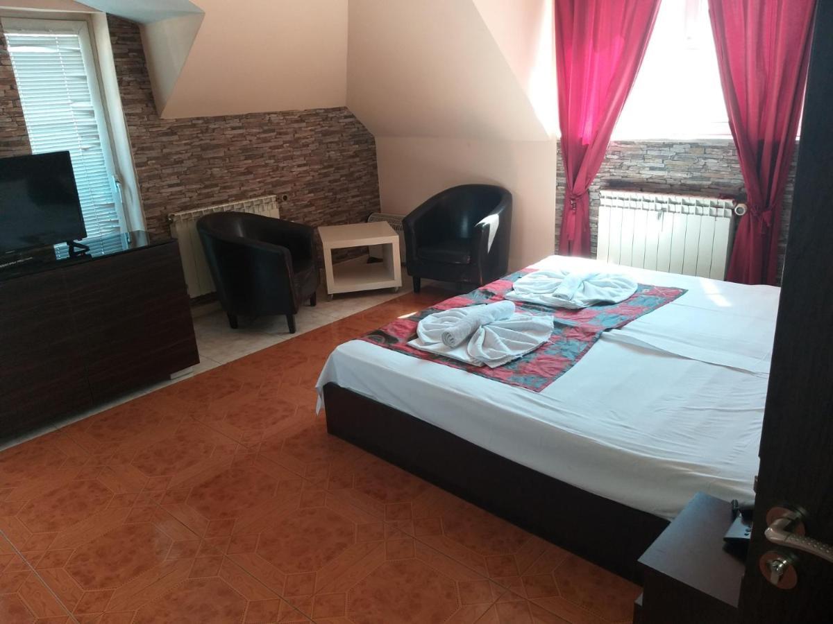 Bon Bon Hotel - Sofia — Photos 2